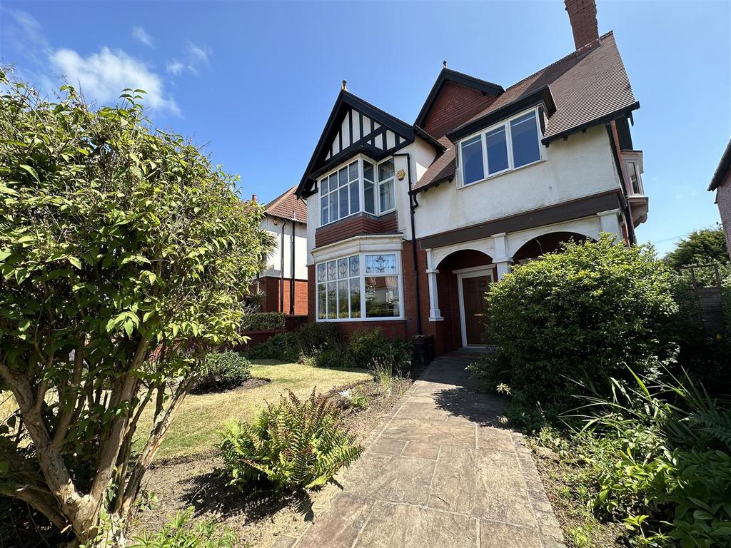 Balmoral Road, Lytham St Annes 5 bed detached house for sale £675,000