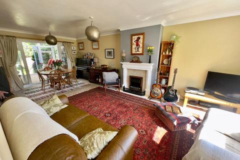 3 bedroom semi-detached house for sale, Ivy Close, Southwater, Horsham