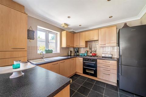 5 bedroom semi-detached house for sale - Linnet Road, Calne
