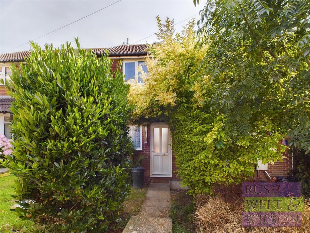 Saunders Close, Hastings 2 bed terraced house for sale £235,000