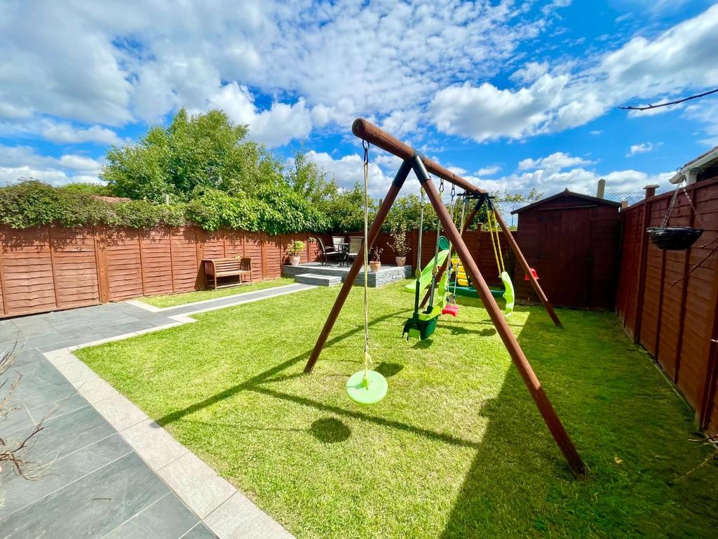 Ridley Avenue, Middlesbrough 3 bed semidetached house for sale £215,000