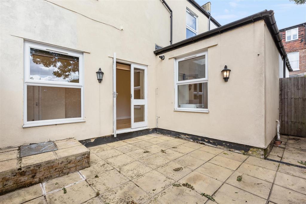 Mulberry Tree Mews, W4 FOR SALE