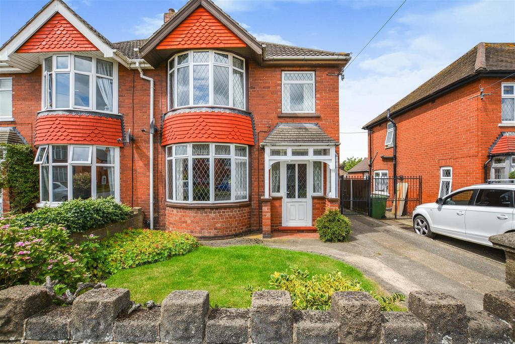 Glover Road, Scunthorpe 3 bed semidetached house for sale £165,000