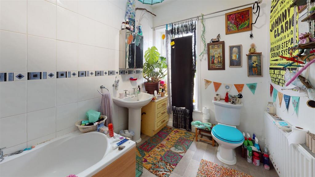 19-Milton-St-Bathroom.jpg