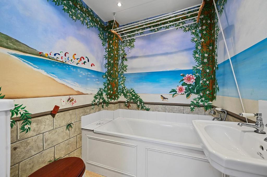 FBL    Cromwell Grove   Bathroom3 (1).jpg