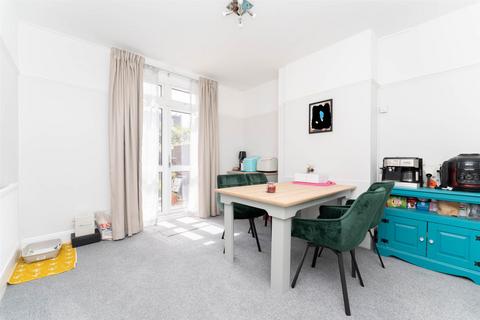 12 Drayton Bridge Road, London, W7 1EX