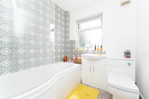 12 Drayton Bridge Road, London, W7 1EX