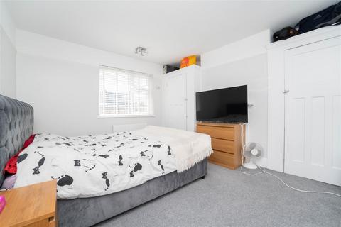 12 Drayton Bridge Road, London, W7 1EX