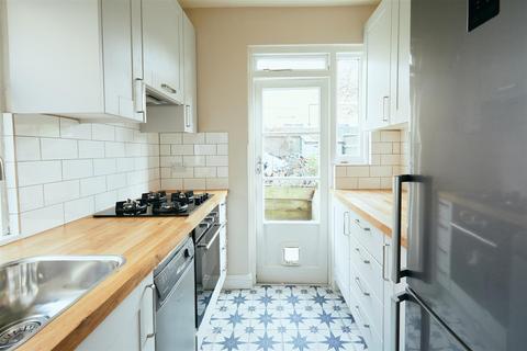 3 Geraldine Road, London, W4 3PA