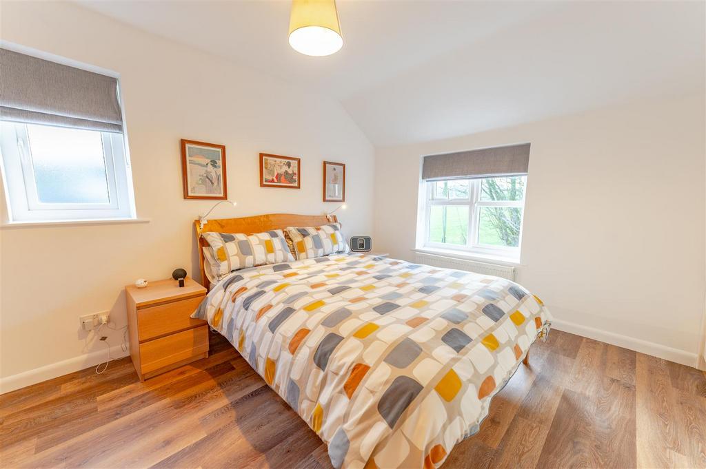 Bedroom 1.jpg