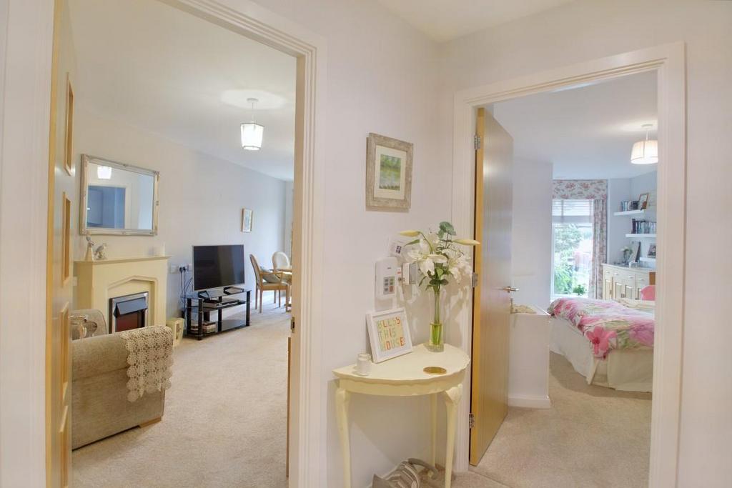 8558557-interior01 (Medium).JPG
