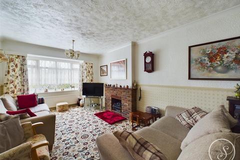 2 Birchfields Close, Leeds, LS14 2JE