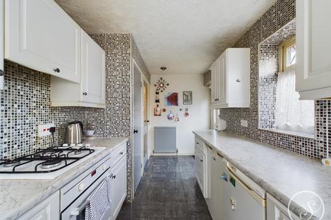2 Birchfields Close, Leeds, LS14 2JE