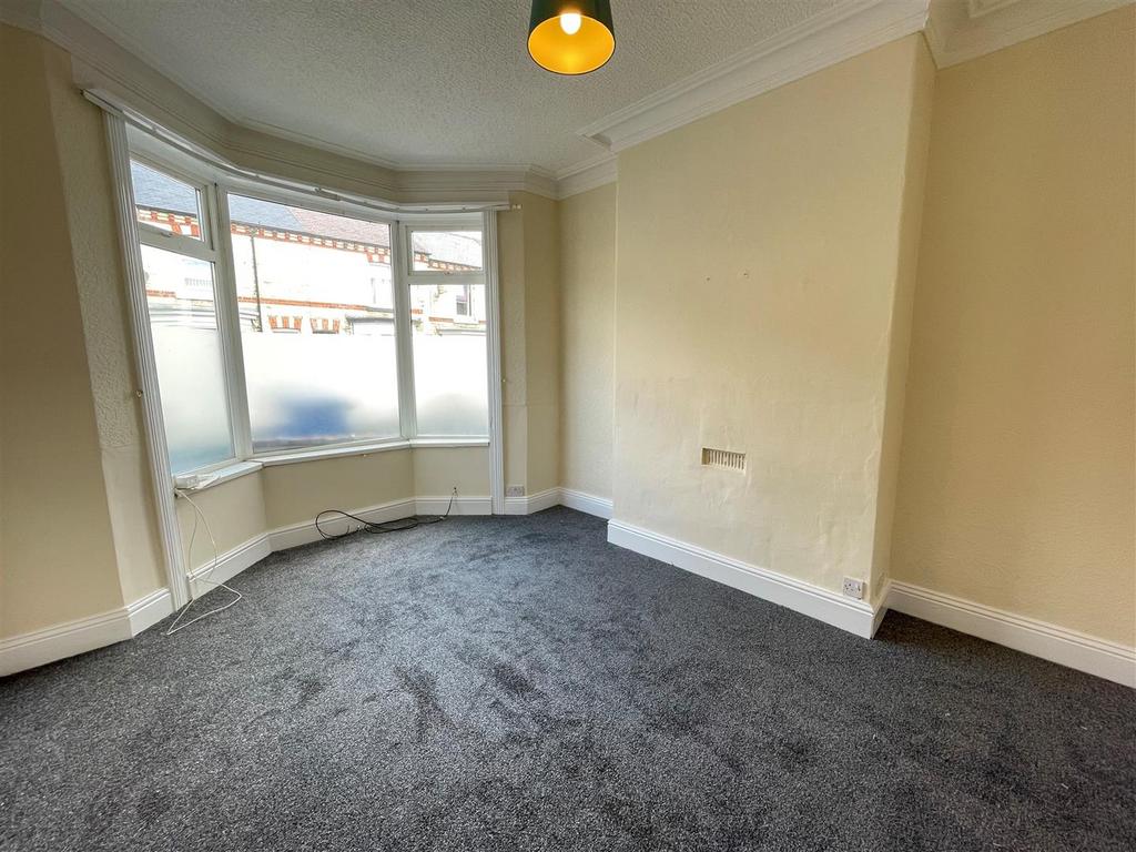 Hampton Road, Scarborough 3 bed terraced house £750 pcm (£173 pw)