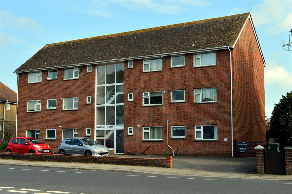 Sutton Park Road, Seaford 2 bed flat for sale £225,000