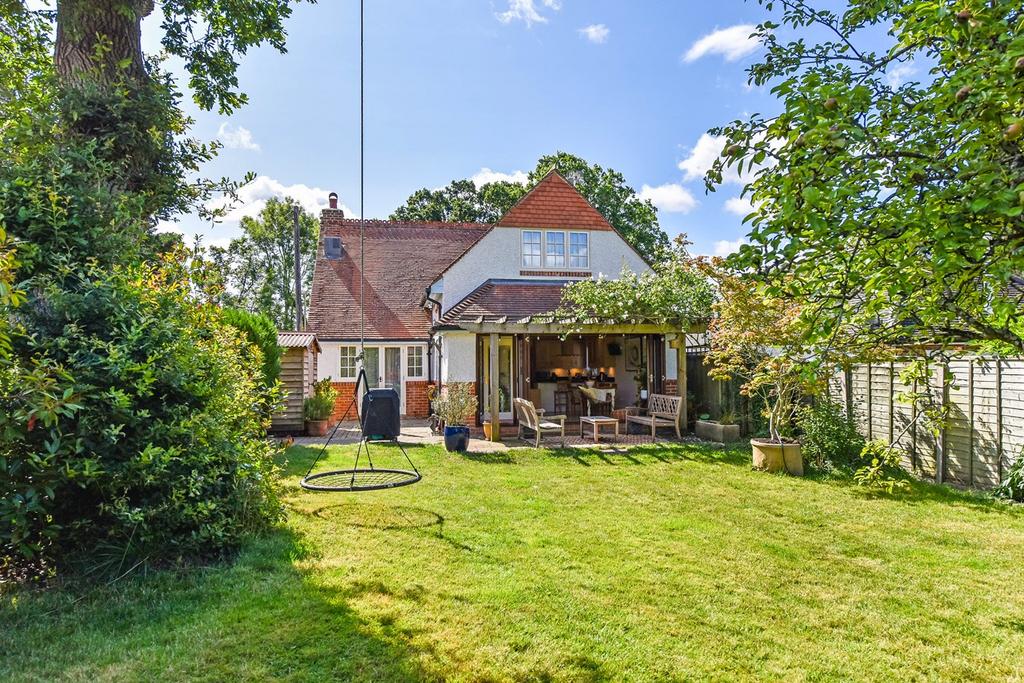 Lyndhurst Road, Ashurst, Southampton... 4 bed detached house £700,000