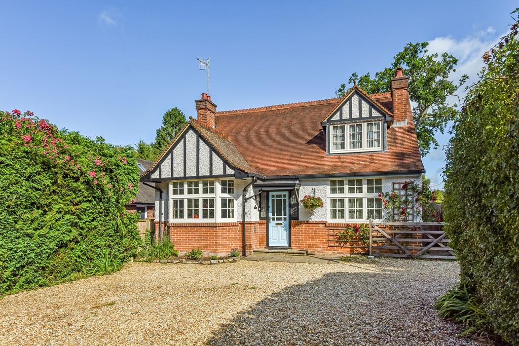 Lyndhurst Road, Ashurst, Southampton... 4 bed detached house £700,000