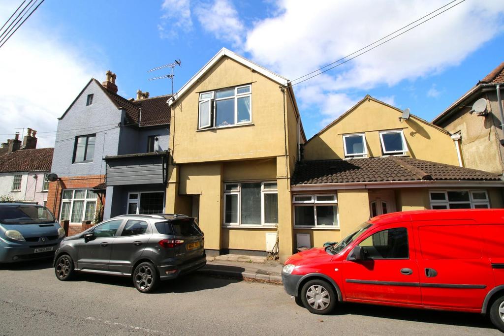 Fantastic value two bedroom house on Yatton High St 2 bed terraced