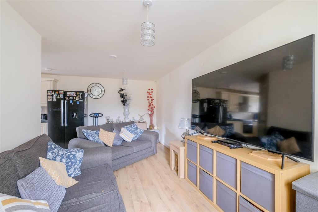 Street, Ovenden, Halifax 3 bed detached house for sale £139,950