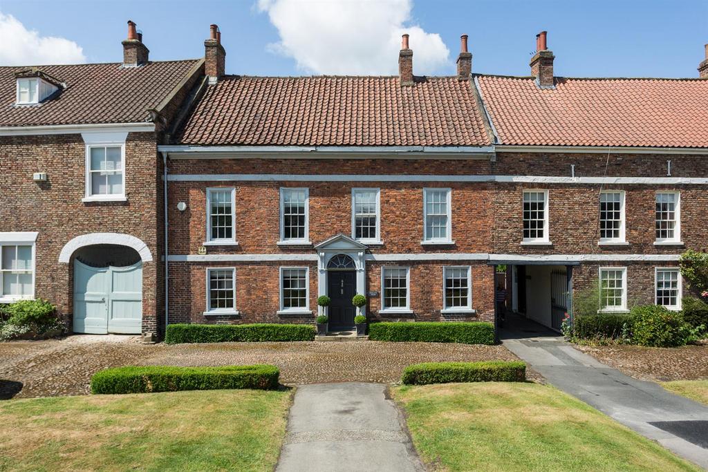 Roecliffe House, Market Place, Easingwold, York 6 bed house for sale
