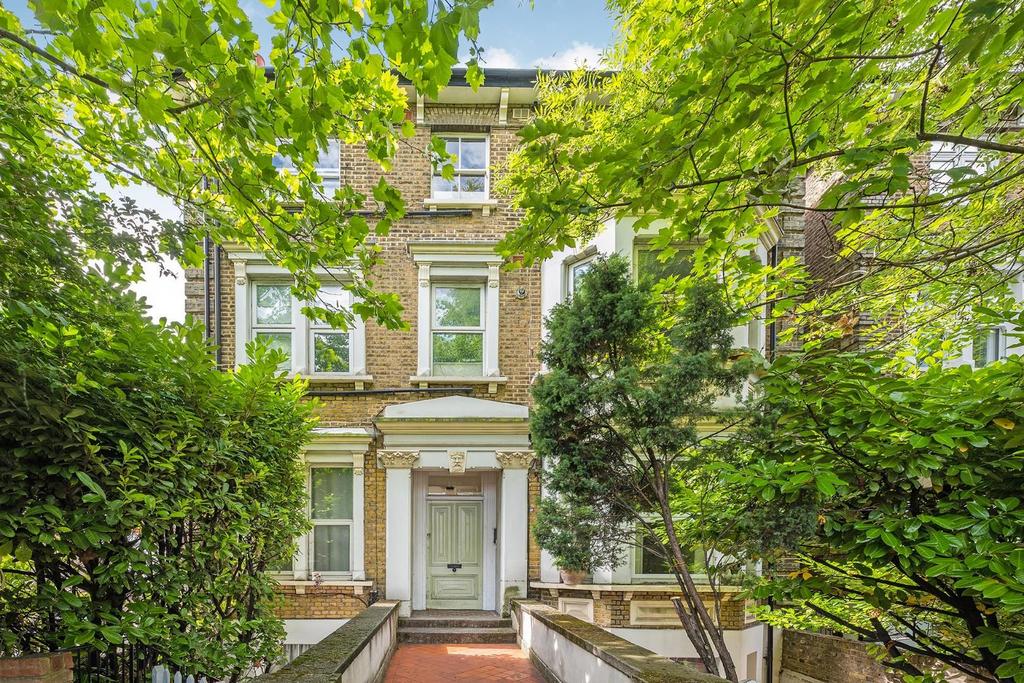 Christchurch Road, SW2 1 bed flat for sale £300,000