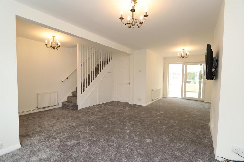 Tennyson Road, Hutton Poets, Brentwood 3 bed semidetached house for