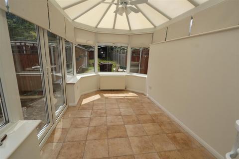 32 Tennyson Road, Hutton, Brentwood, CM13 2SJ