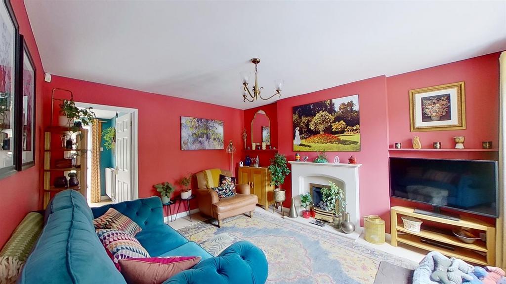 St. Brides Close, Springfield, Milton Keynes 3 bed detached house £