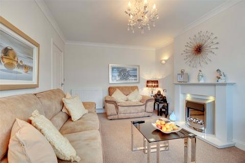 33 Briardene Drive, Gateshead, NE10 8AN