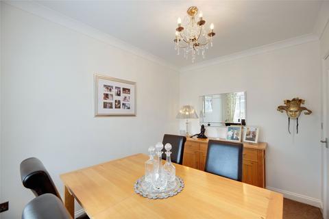 33 Briardene Drive, Gateshead, NE10 8AN