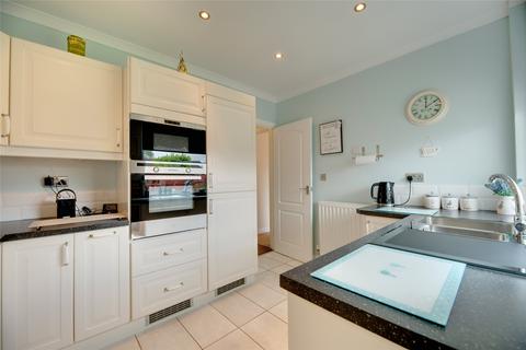 33 Briardene Drive, Gateshead, NE10 8AN
