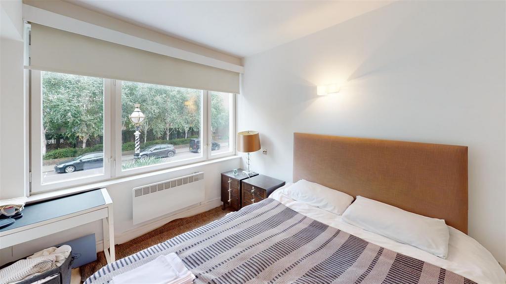 Devonport-Southwick-Street-Hyde-Park-W2-Bedroom(2)