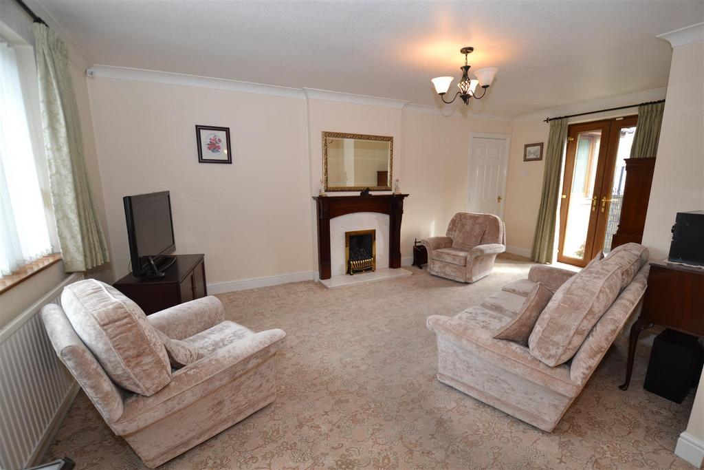Claremount Road, Halifax 2 bed semidetached bungalow for sale £250,000