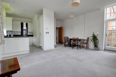 2 bedroom apartment for sale, Atkinson Way, Beverley