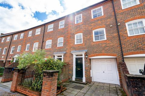 19 Barbers Gate, Poole, BH15 1ZA