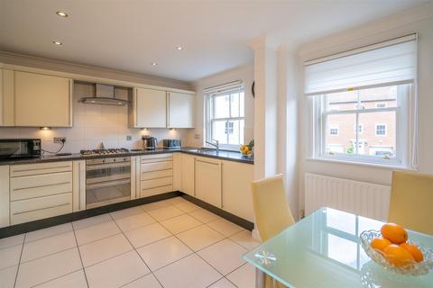 19 Barbers Gate, Poole, BH15 1ZA