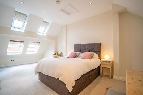 19 Barbers Gate, Poole, BH15 1ZA