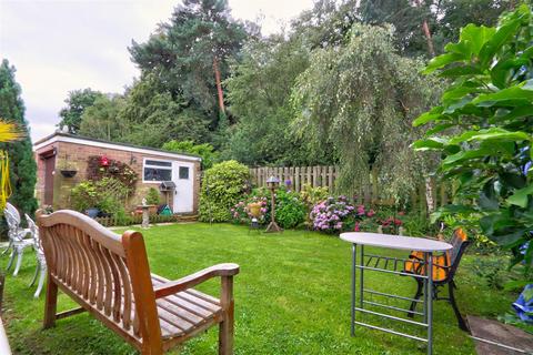 2 bedroom detached bungalow for sale - Ringwood Drive, North Baddesley, Hampshire