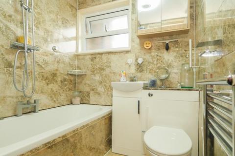 5 Ashby View, Leeds, LS13 3AG