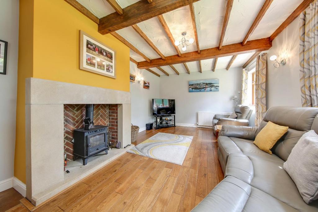 9 Living Room.jpg