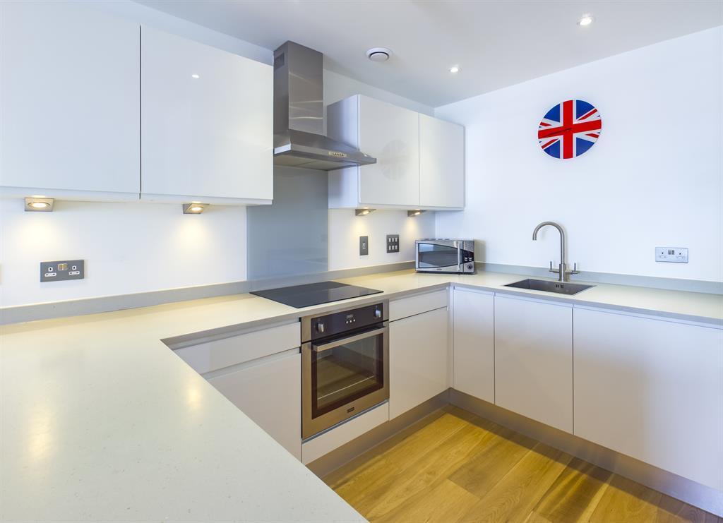 Apartment in Southampton, Ocean Village - View 2