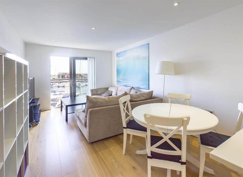 Apartment in Southampton, Ocean Village - View 4