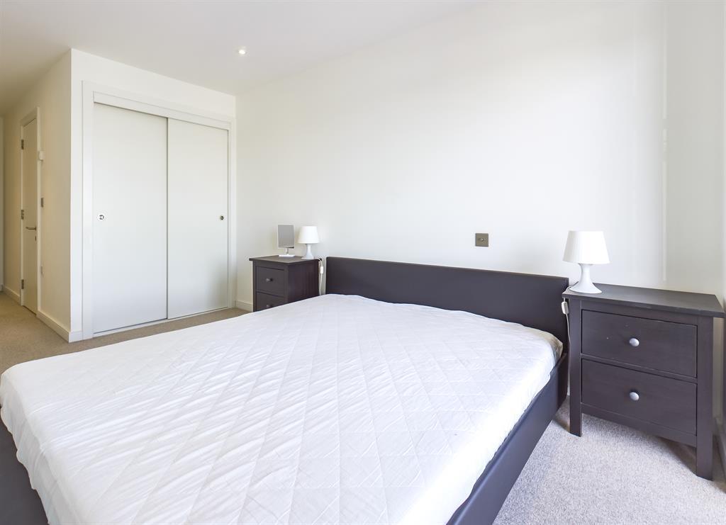 Apartment in Southampton, Ocean Village - More