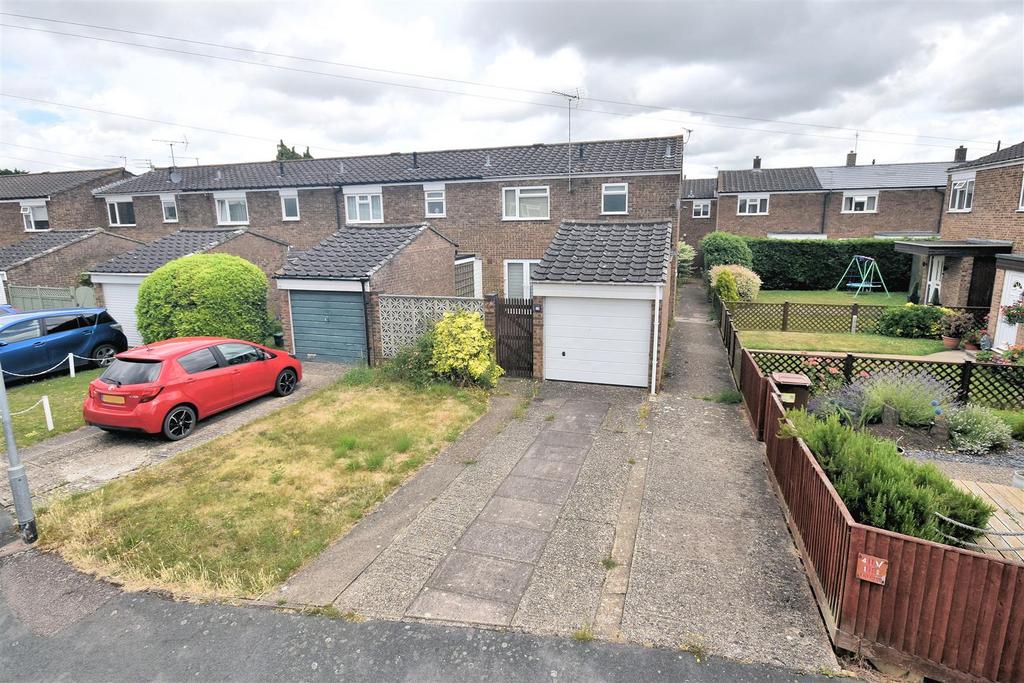 Hampden Road, Stoke Mandeville HP22 3 bed end of terrace house for sale £400,000