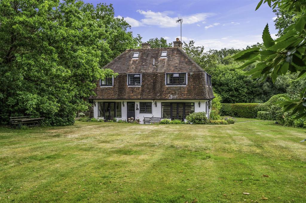 Margery Grove, Lower Kingswood, Tadworth 4 bed detached house for sale