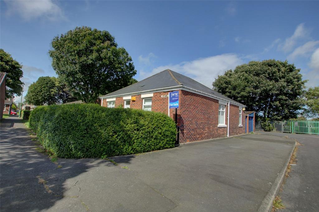 East Parade, Stanley, County Durham, DH9 3 bed bungalow £112,500