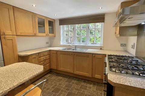 19 Latimer Road, Godalming, GU7 1BW
