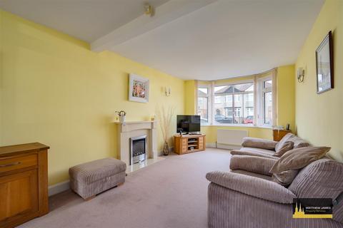 4 bedroom semi-detached house for sale - Oldham Avenue, Wyken, Coventry * FOUR BEDROOMS *