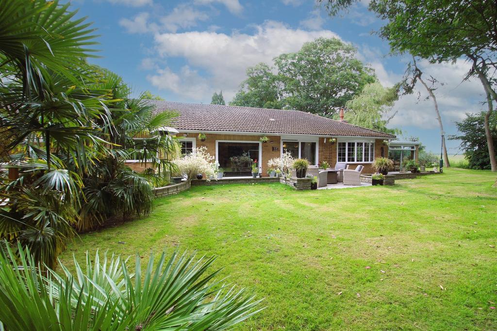 Wainfleet Road, Skegness 5 bed detached bungalow for sale £550,000