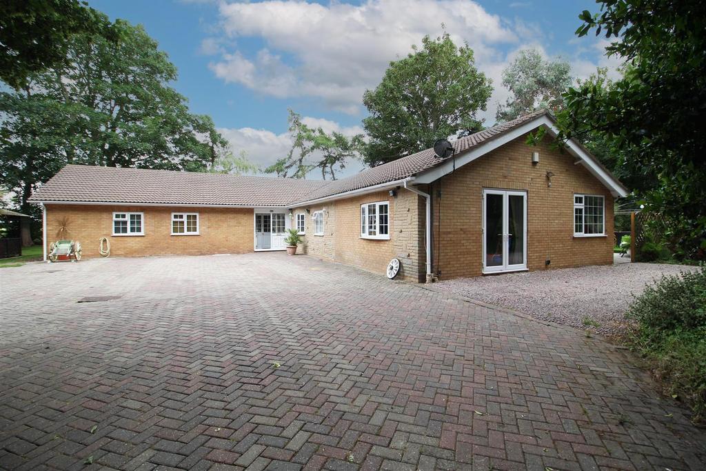 Wainfleet Road, Skegness 5 bed detached bungalow for sale £550,000